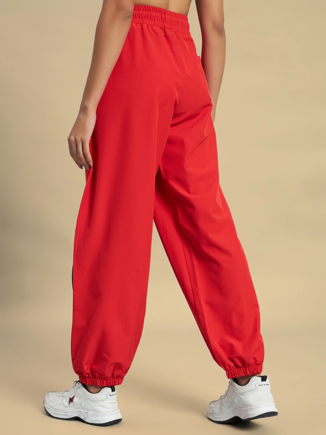 WOMEN'S PLEXUS JOGGERS (RED)