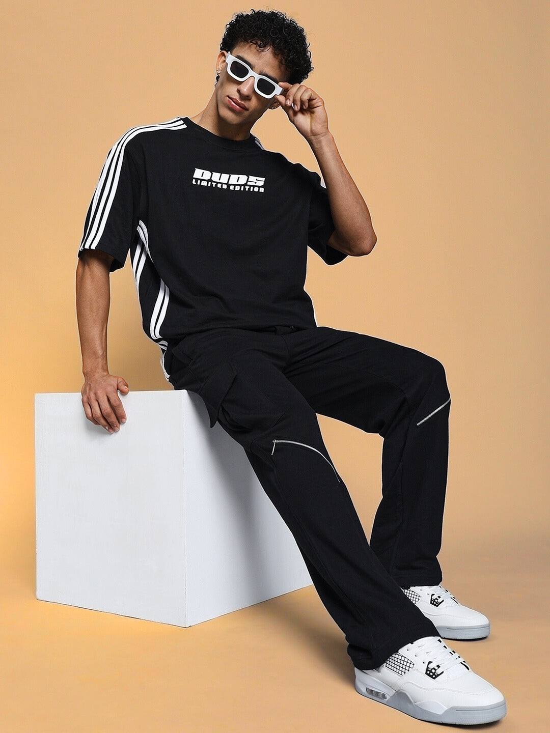 RODDY OVER-SIZED CLASSIC T-SHIRT (BLACK)