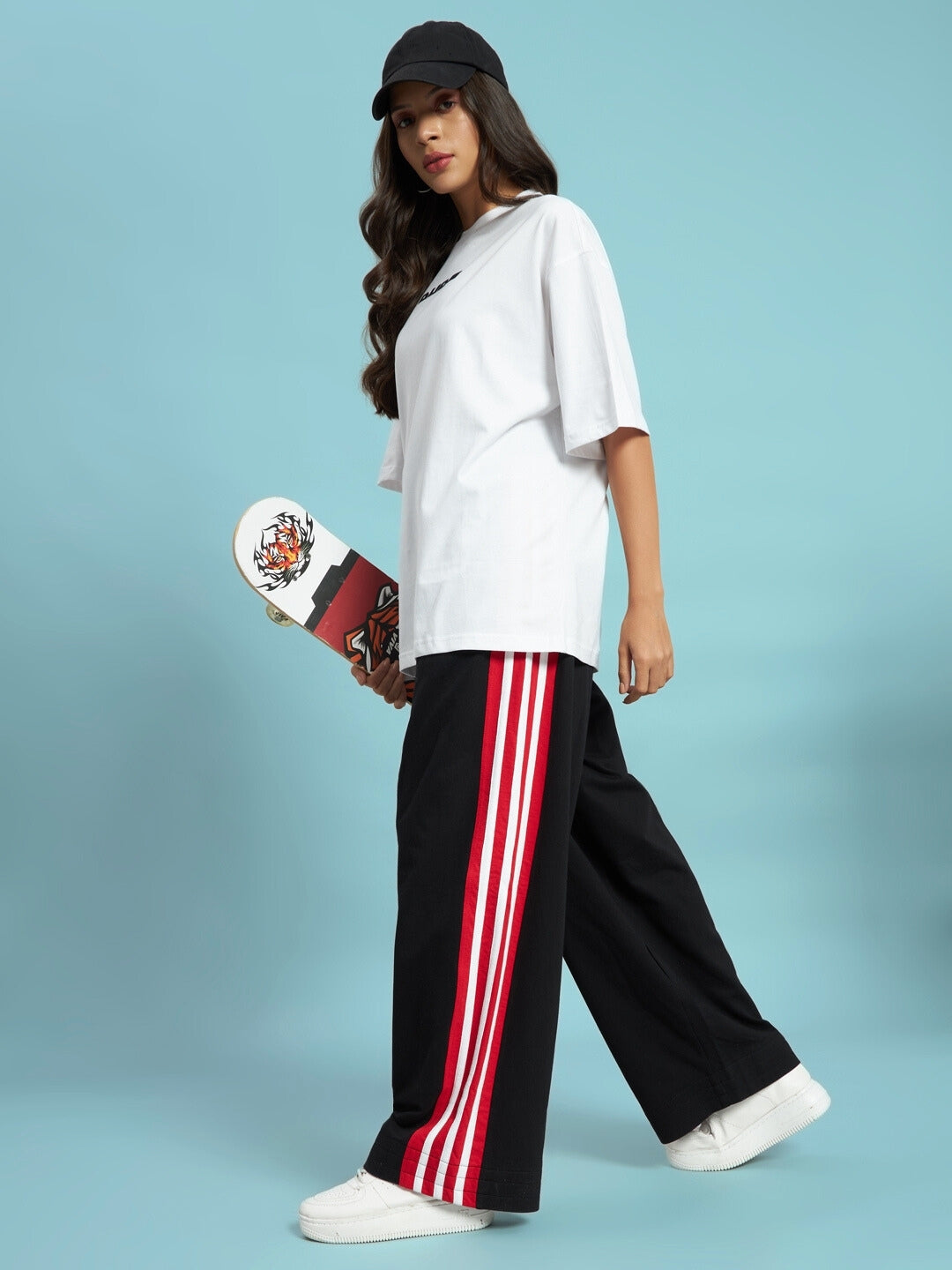 WOMEN'S MILANO RELAXED-FIT JOGGERS (BLACK-RED)