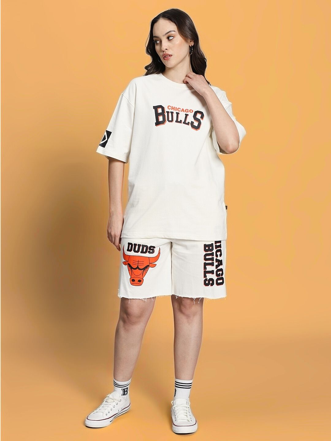 WOMEN'S BLAZE BULLS PRINT REGULAR FIT SHORTS (OFF WHITE)