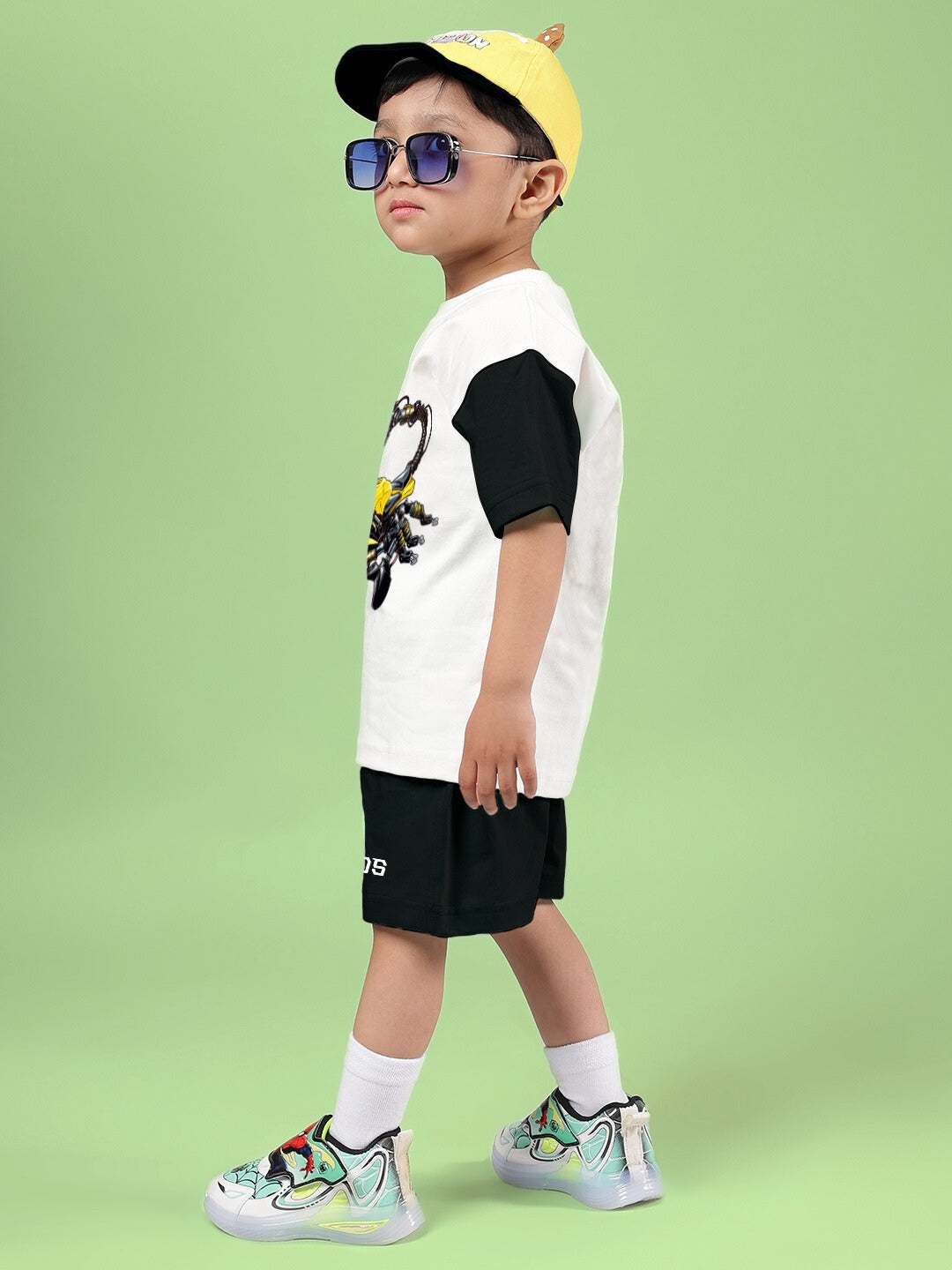 STYLISH ROBOT CO-ORD FOR BOYS & GIRLS (OFF WHITE BLACK)