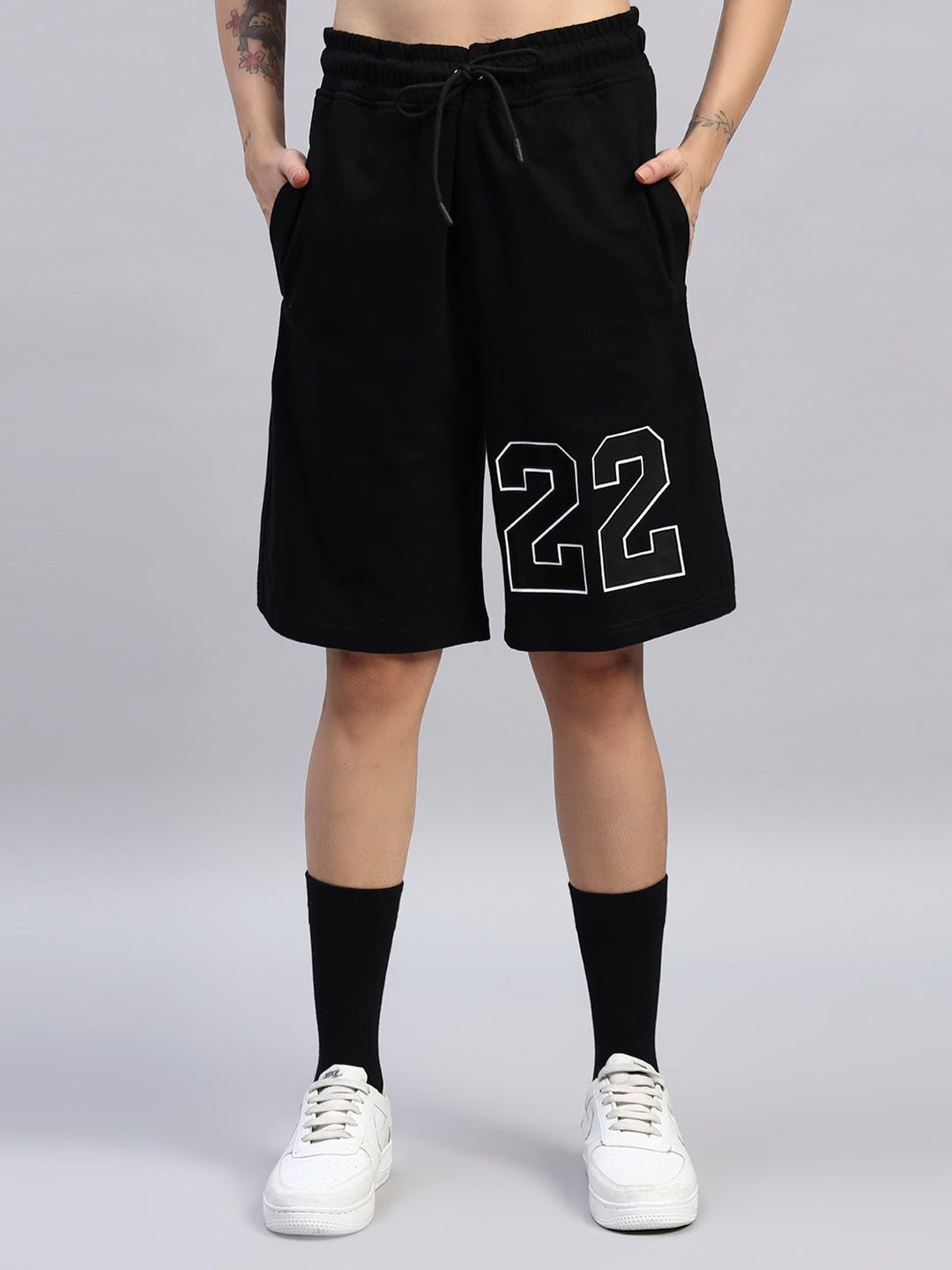 WOMEN'S AMIGA REGULAR FIT SHORTS (BLACK)