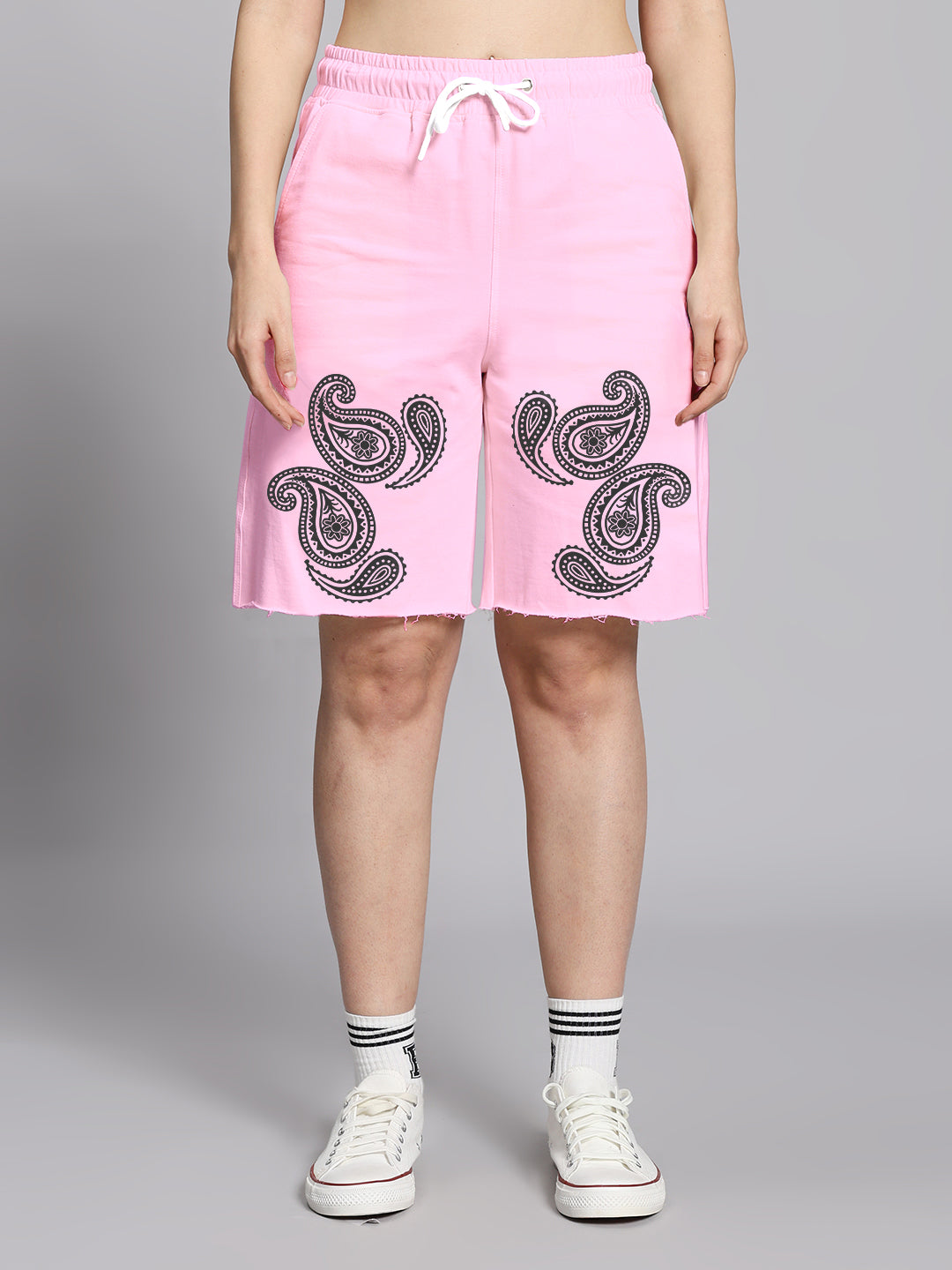 WOMEN'S MESSI PAISLEY PRINT REGULAR FIT SHORTS (PINK)