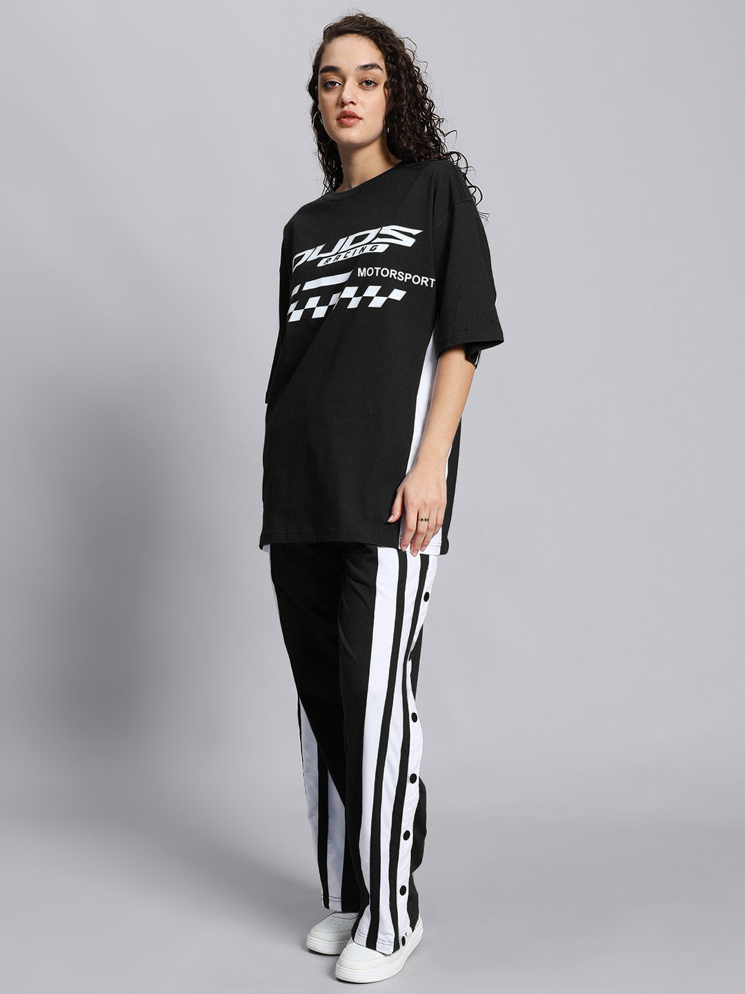 WOMEN'S INDY OVER-SIZED CLASSIC T-SHIRT (BLACK)