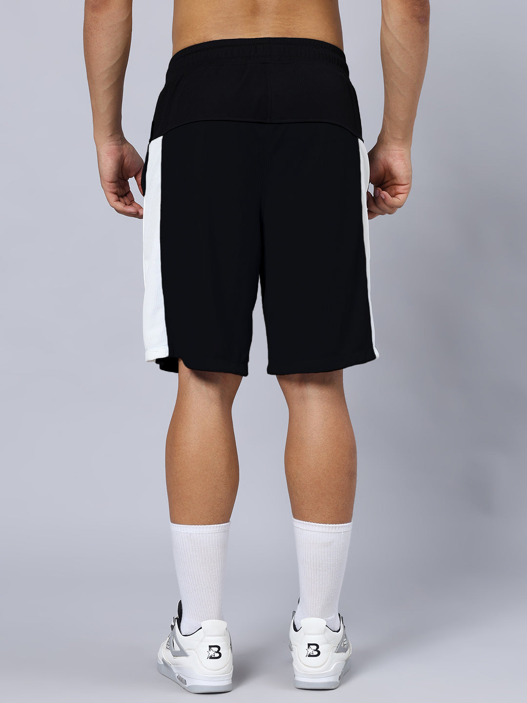 CRUNCH REGULAR FIT SHORTS (BLACK)