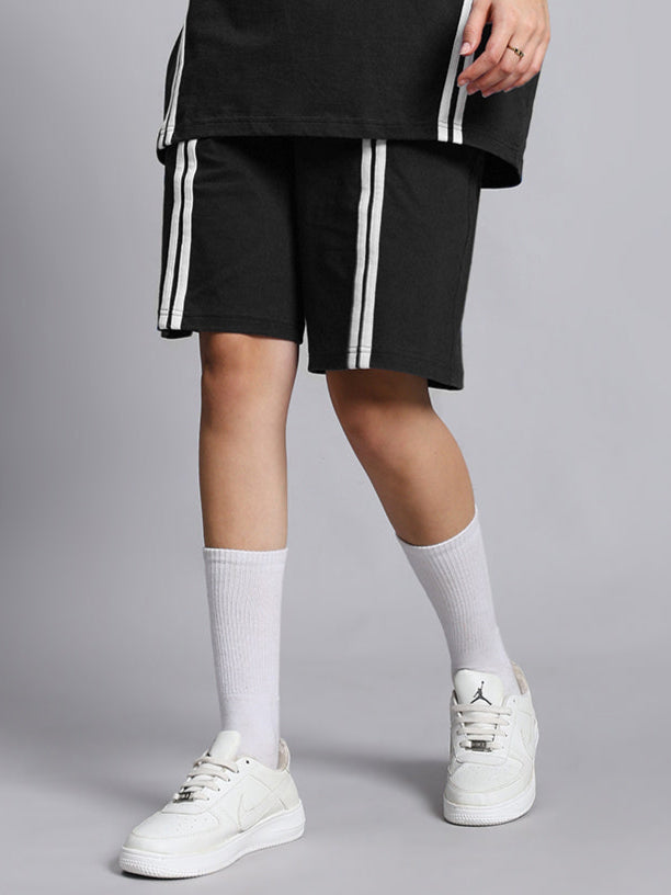 WOMEN'S OUTLOOK REGULAR FIT SHORTS (BLACK)