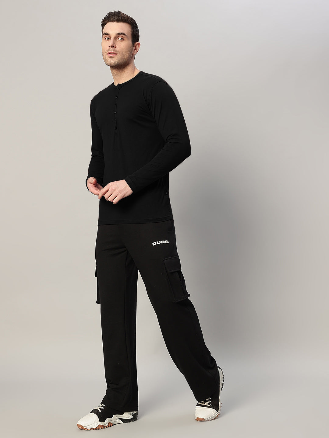 HENNY SLIM FIT SWEATSHIRT (BLACK)