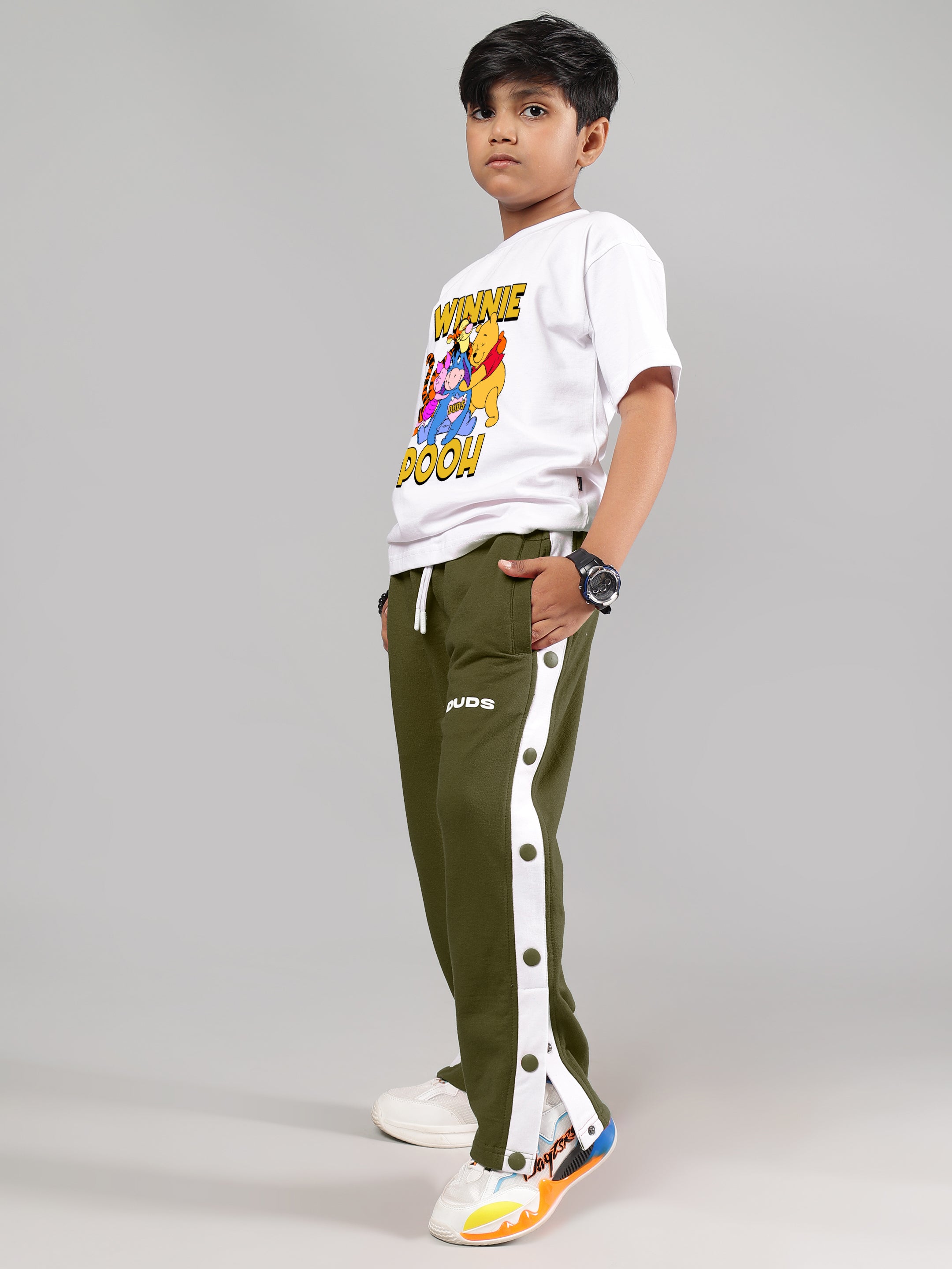 WINNIE THE POOH CO-ORD FOR BOYS & GIRLS (WHITE OLIVE-GREEN)