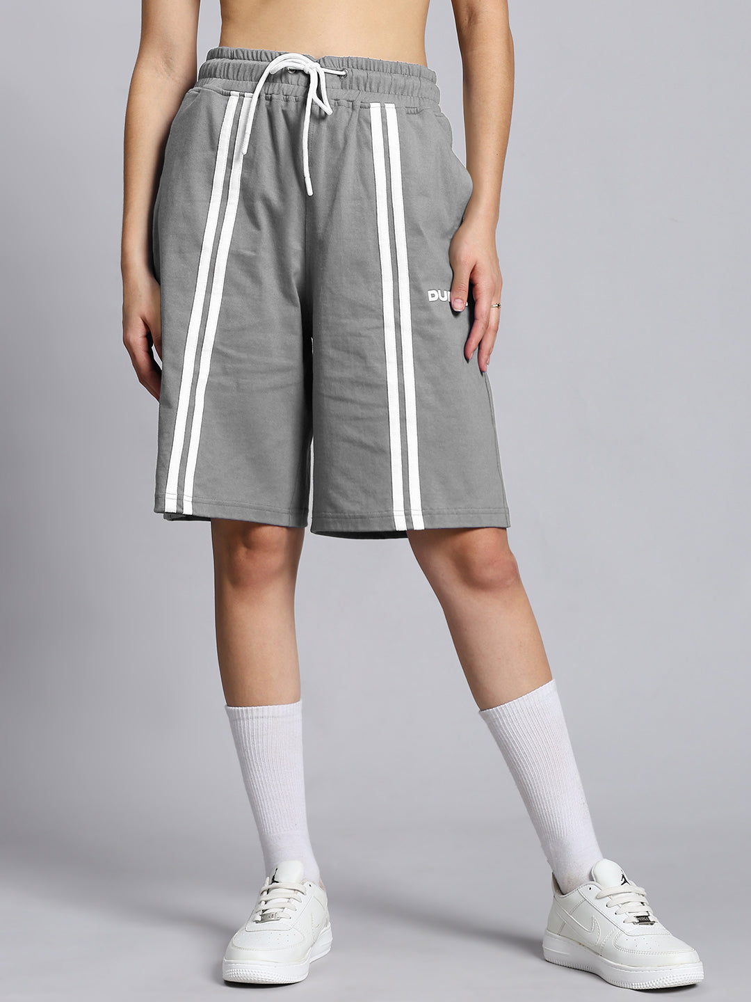 WOMEN'S OUTLOOK REGULAR FIT SHORTS (GREY)