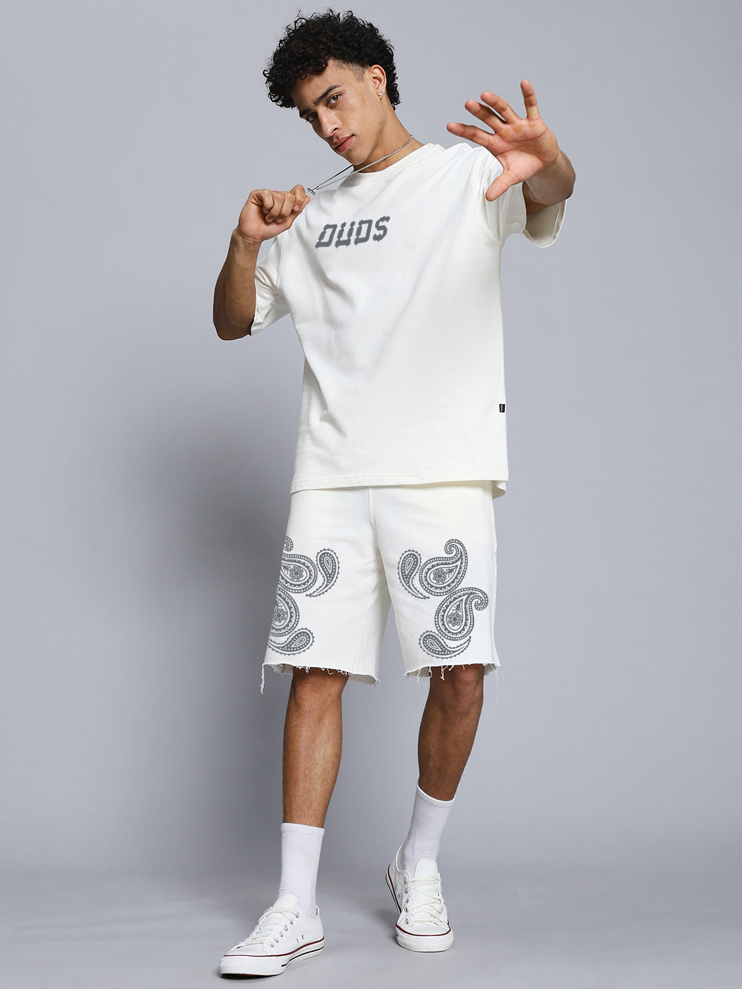 MESSI PAISLEY PRINT REGULAR FIT SHORTS (OFF WHITE)