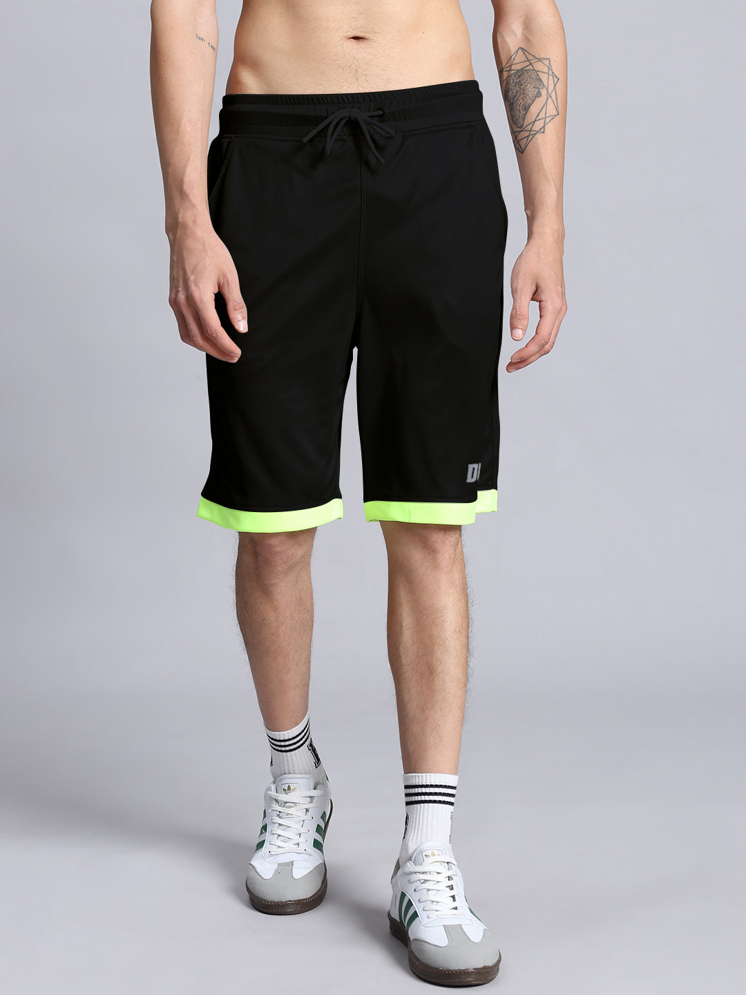 HOOKUP REFLECTOR REGULAR FIT SHORTS (BLACK)