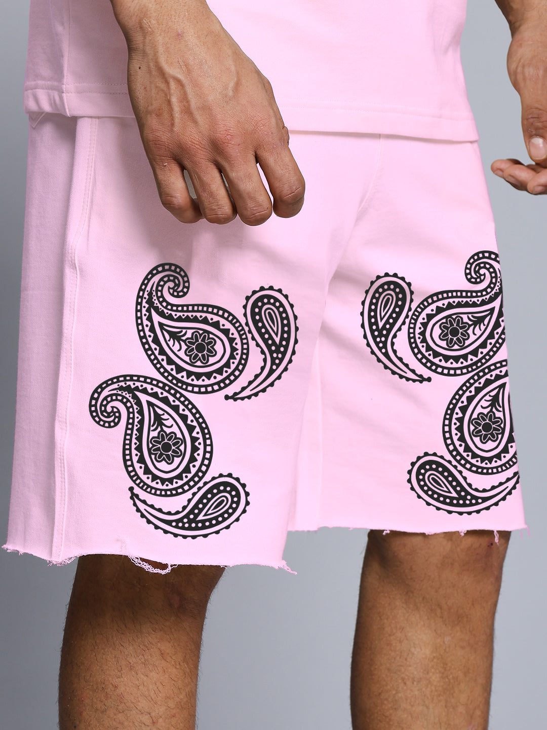 MESSI PAISLEY PRINT REGULAR FIT SHORTS (PINK)