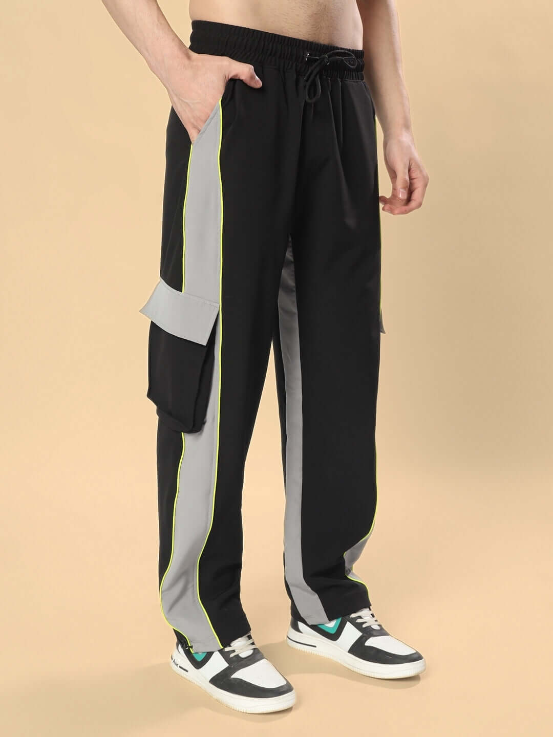 CRAZY RELAXED FIT CARGO PANTS in black and grey with customizable sizing options, highlighting casual style and comfort.