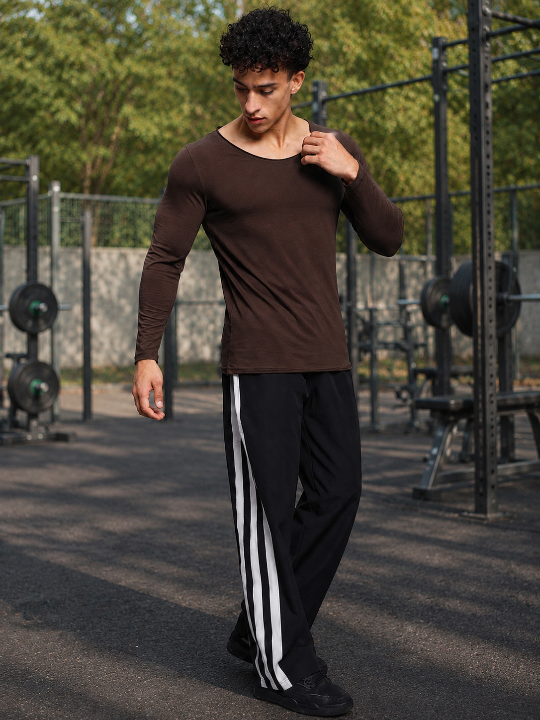 JOEL SLIM FIT SWEATSHIRT IN BROWN