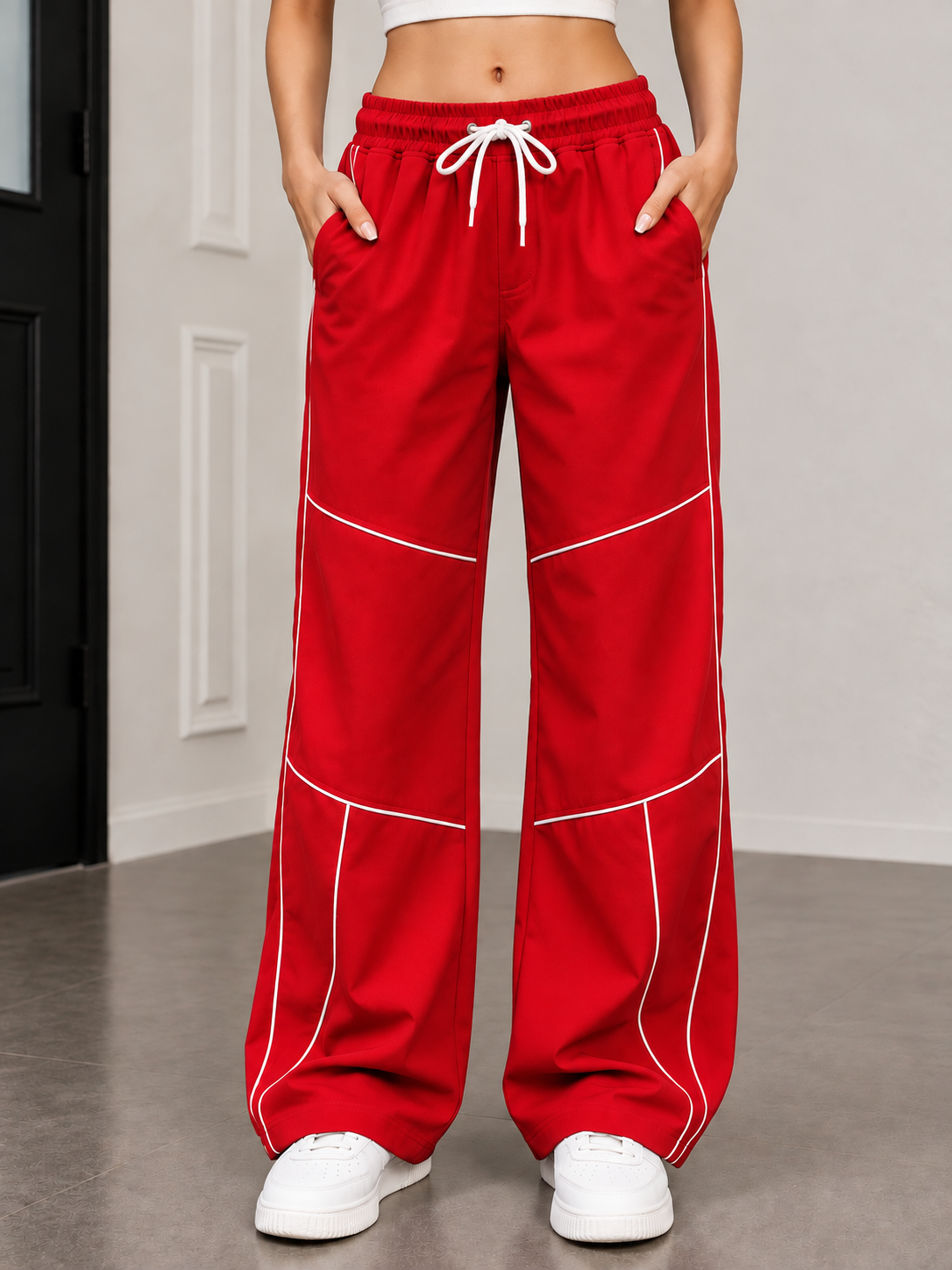 WOMEN RAIDER RELAXED PANT JOGGER BLACK RED