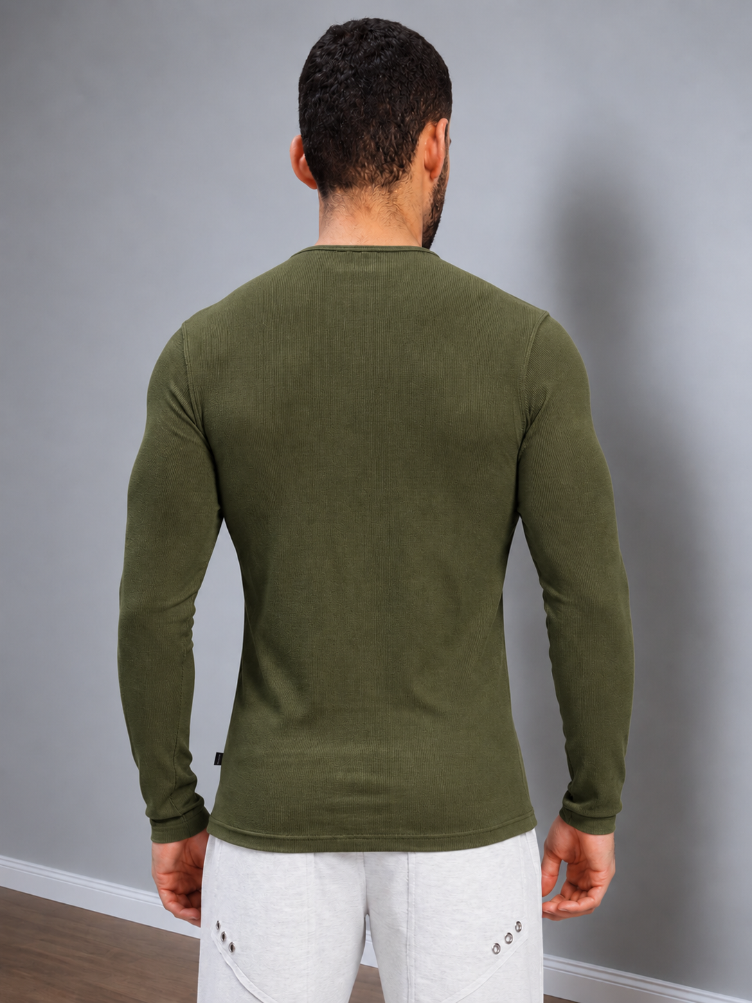 ATHLETIC FIT BUTTON-UP OLIVE GREEN