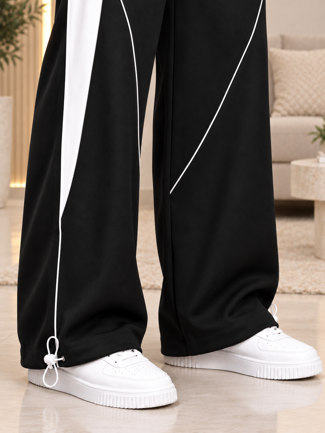 WOMEN BOLD ELECTRIC RELAXED-FIT JOGGERS BLACK