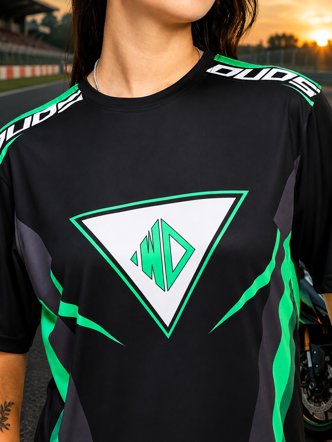 WOMEN APEX RACING REGULART-SHIRT BLACK