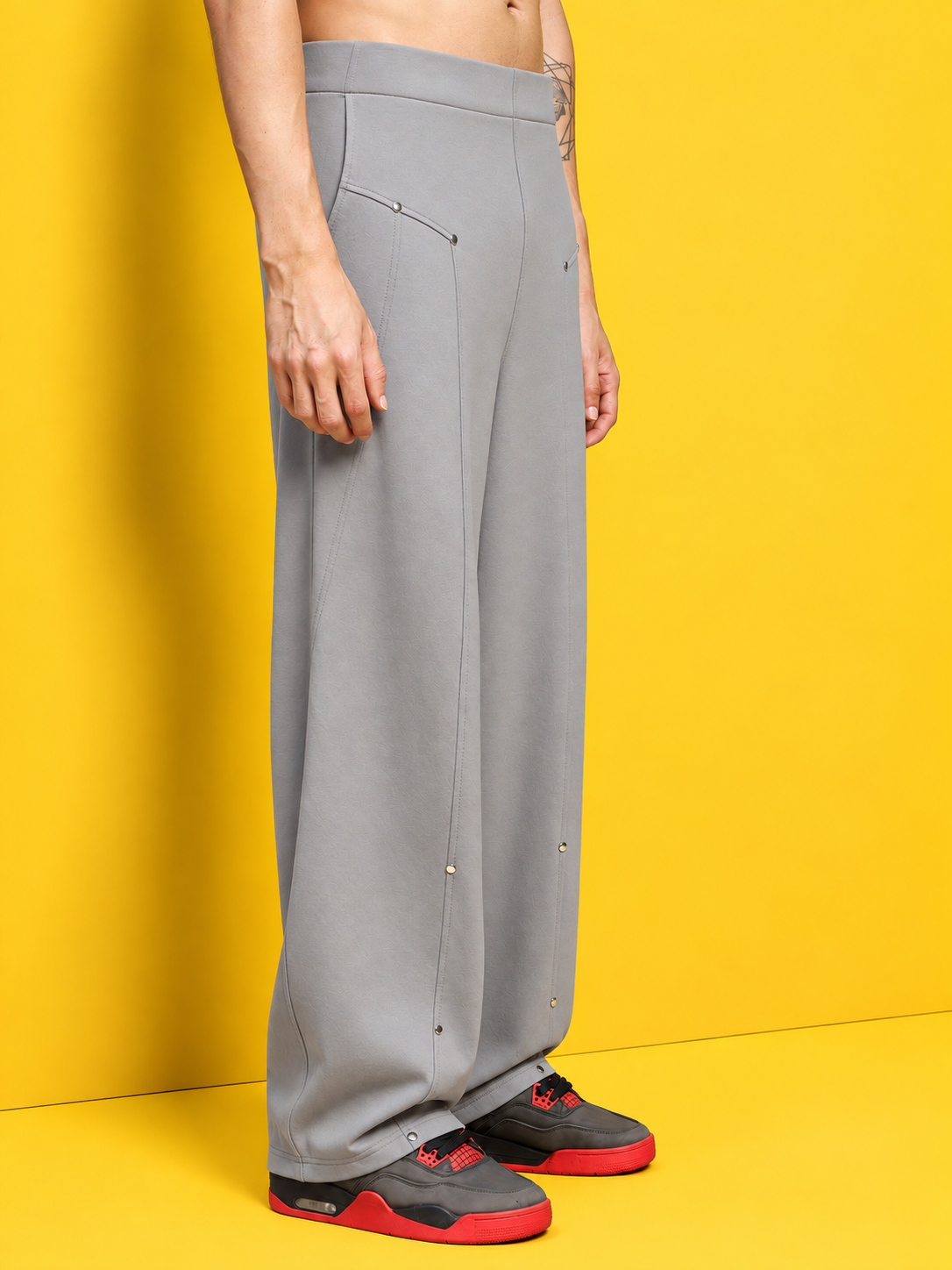 METALLIC HARDWARE ACCENT JOGGERS GREY