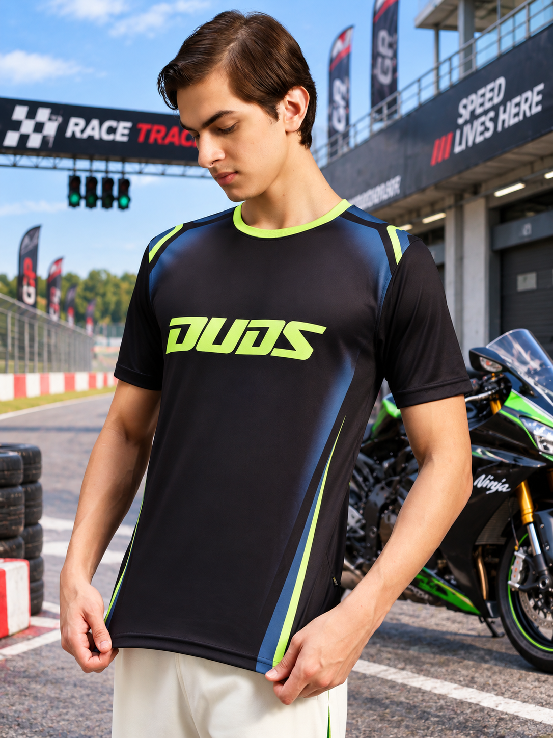 SLEEVE RACING GRAPHIC T-SHIRT BLACK