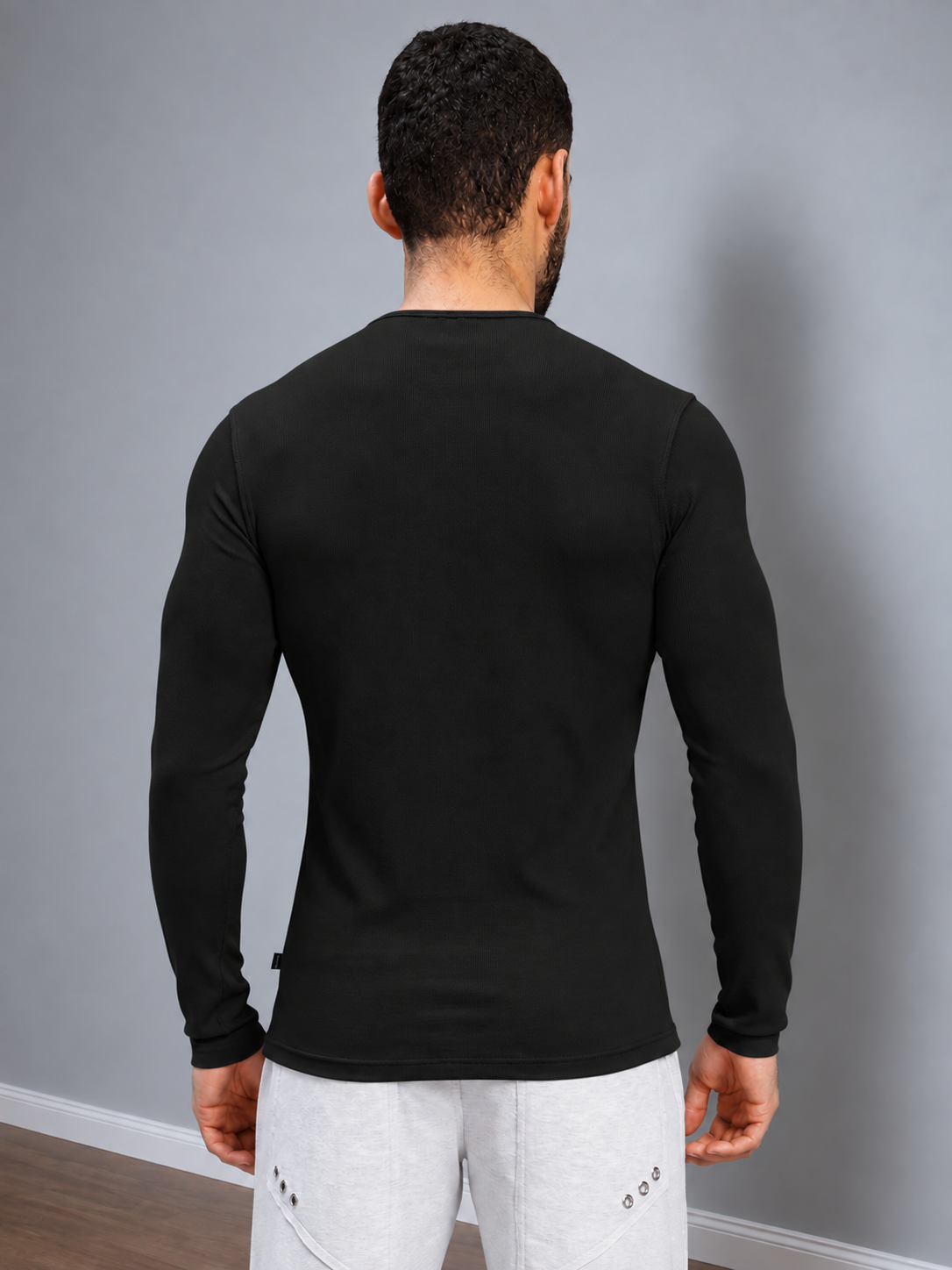 ATHLETIC FIT BUTTON-UP BLACK