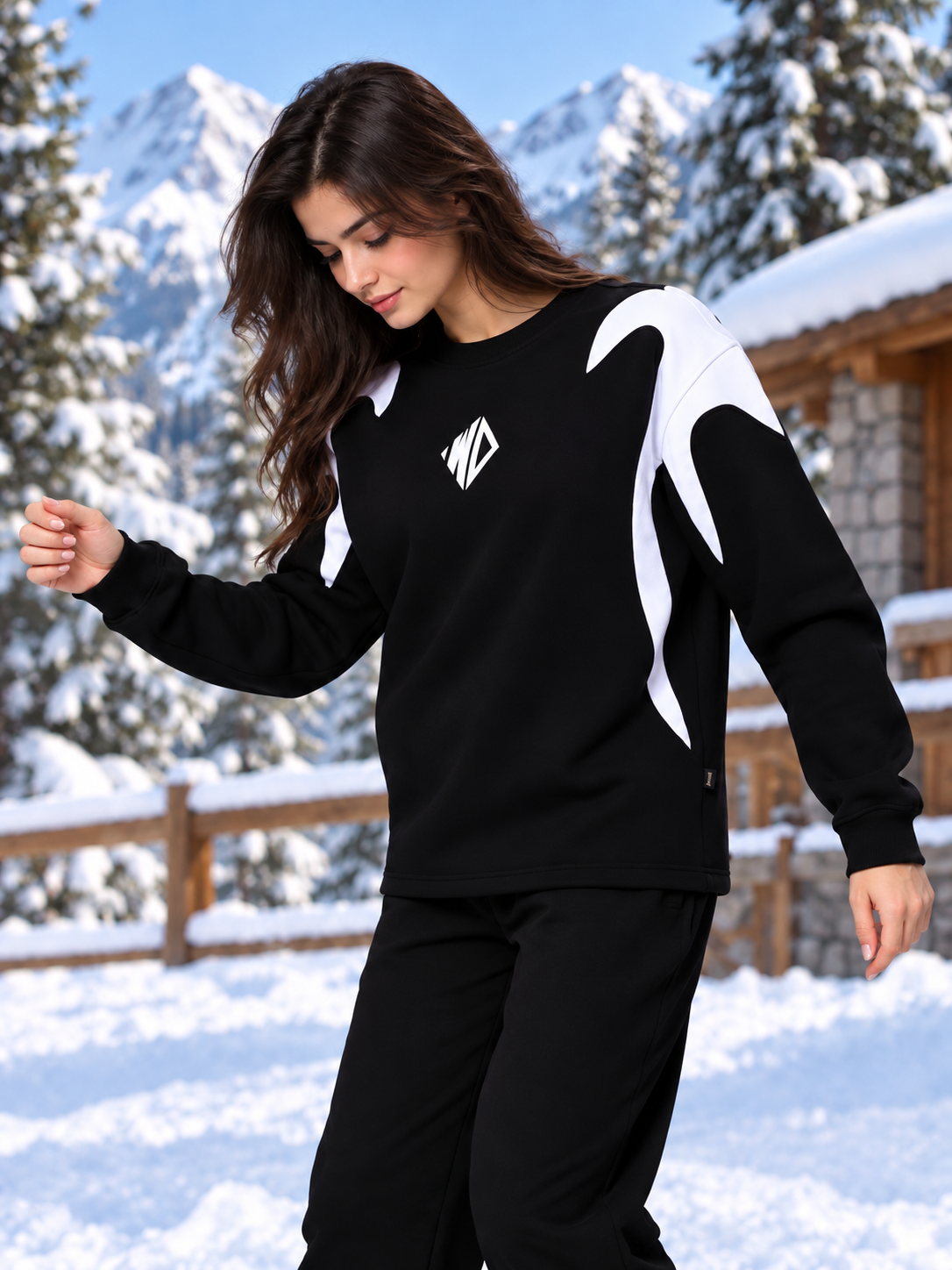 WOMEN INFINITY SAGA OVERSIZED FLEECE SWEATSHIRT BLACK