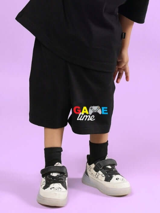 GAME FINISHER SHORTS FOR BOYS & GIRLS BLACK with logo and design details, perfect for casual wear.