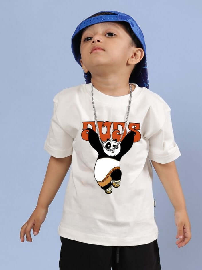 Child wearing off-white Kung Fu Panda T-shirt, playful print, classic crew neck, suitable for boys and girls, premium cotton blend, KUNG FU PANDA T-SHIRT FOR BOYS AND GIRLS OFF WHITE