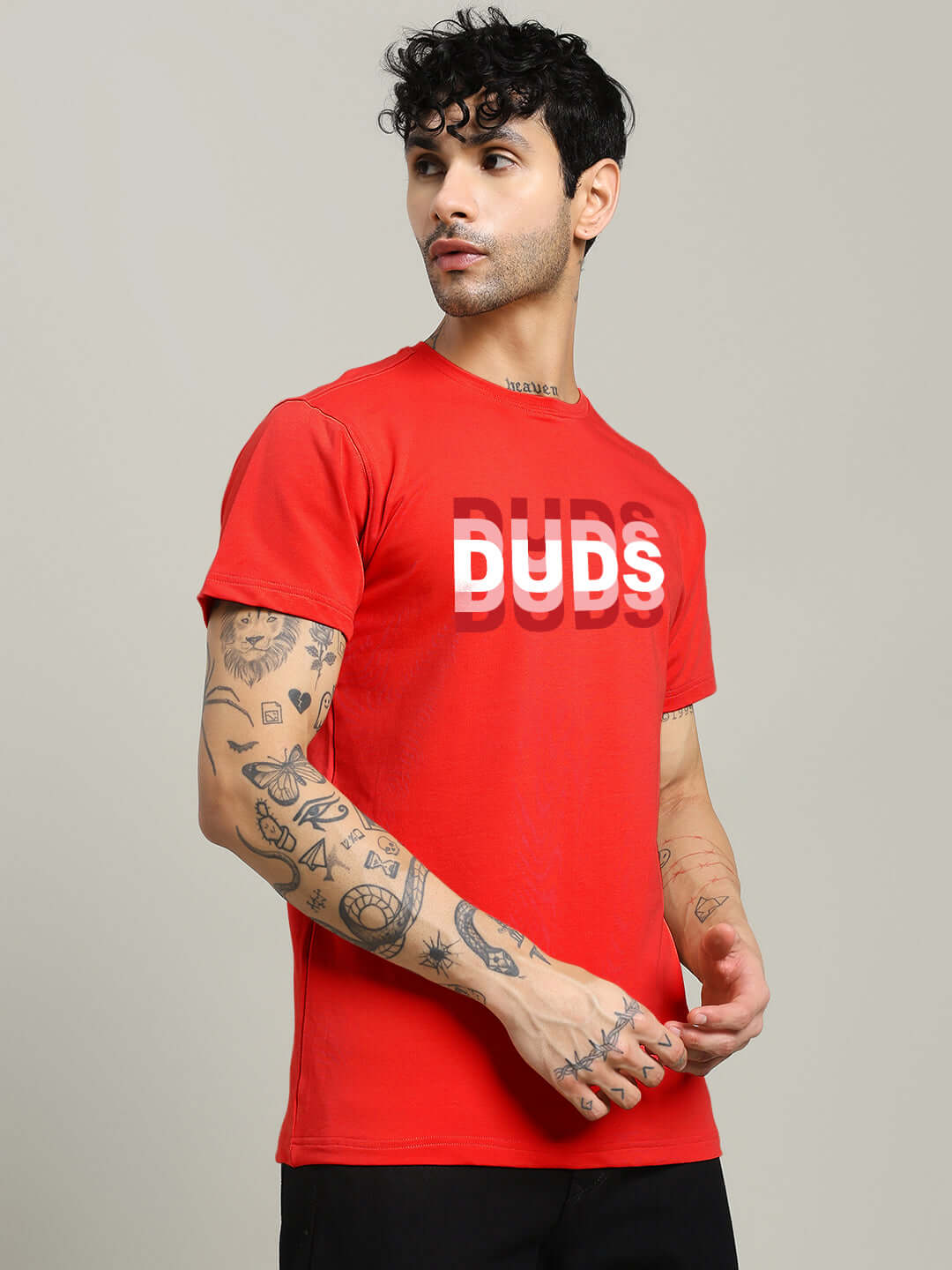 MARK REGULAR FIT COTTON T-SHIRT RED worn by tattooed model, vibrant red with graphic design, perfect for casual styling.