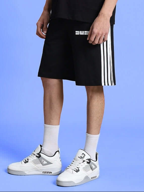 PARKA REGULAR FIT SHORTS BLACK for versatile everyday wear, featuring soft, breathable fabric, classic black color, and regular fit.