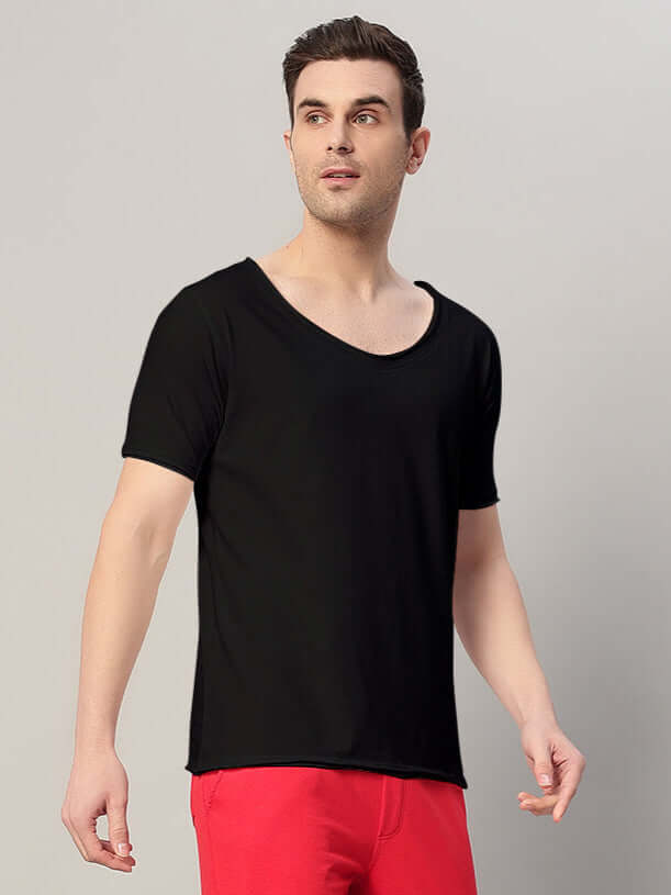 RICKY regular fit black T-shirt made of premium 100% cotton fabric, modeled against a neutral background, highlighting its casual design.