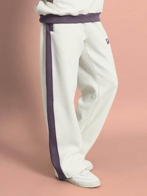 SELF LOVE FLEECE PANT WHITE VIOLET with elastic waistband and side pockets for comfort and style, shown in white-violet color.