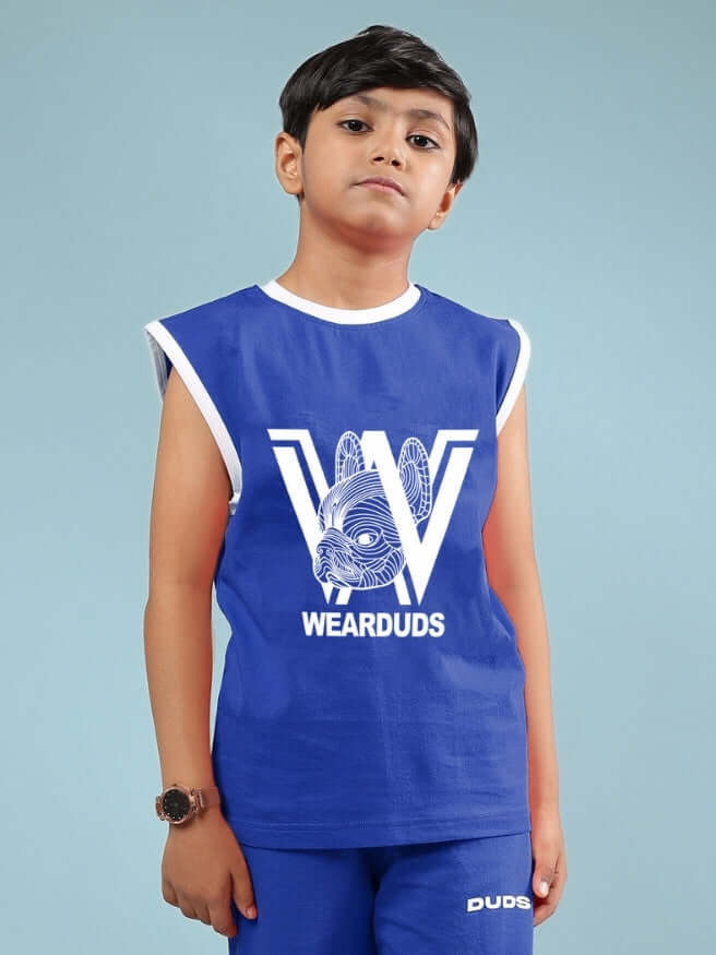 Boy wearing WASHINGTON HUSKIES T-SHIRT FOR BOYS & GIRLS BLUE by WEARDUDS