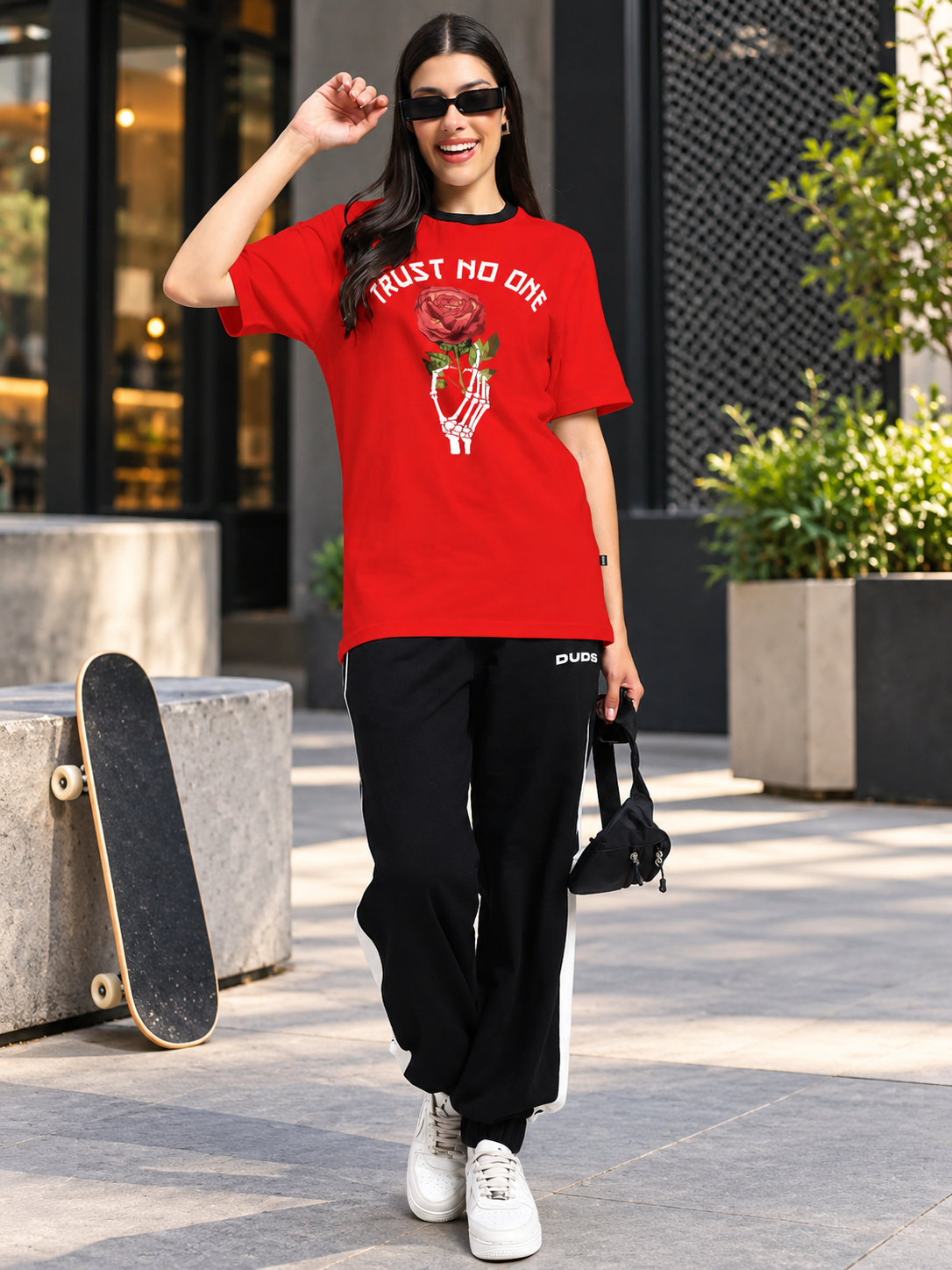 WOMEN TRUST NO ONE REGULAR FIT PRINTED T-SHIRT RED
