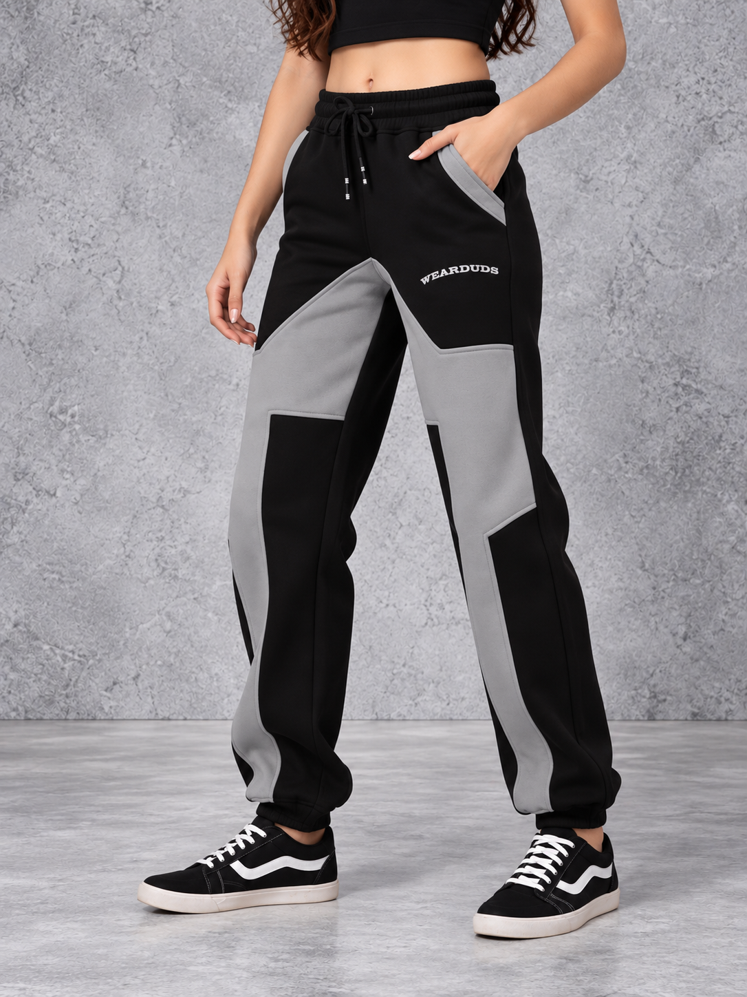 WOMEN WD GORBCORE CO-ORD BLACK-GREY streetwear joggers with colorblock design, drawstring waist and side pockets