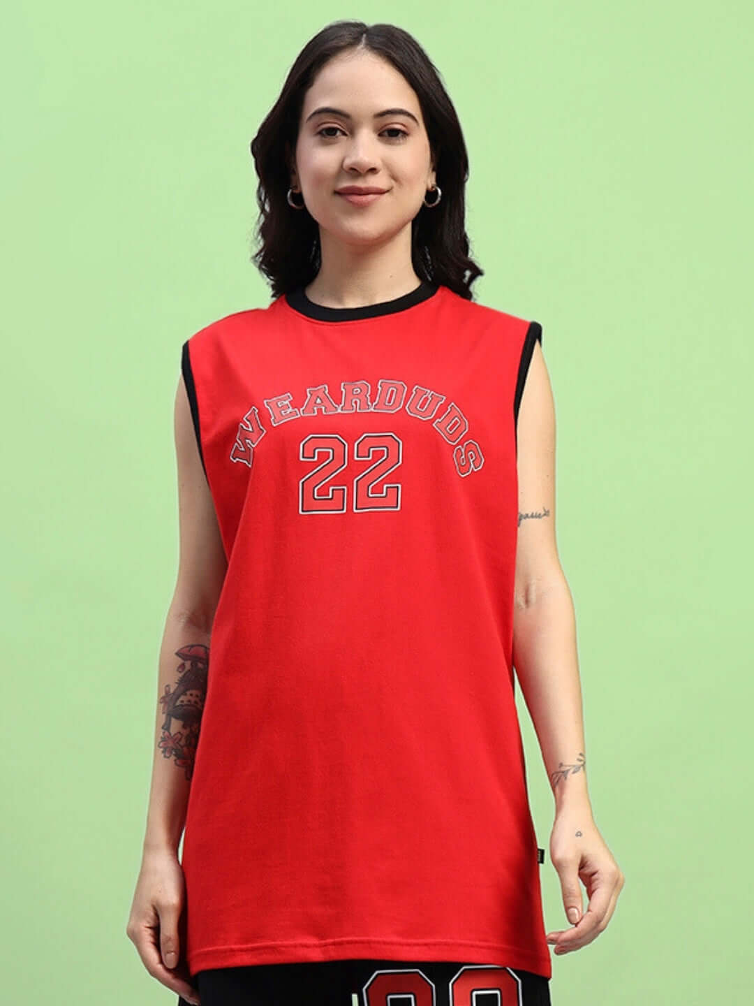 Woman in red WOMEN'S AMIGA GYM SLEEVELESS T-SHIRT RED, perfect for workouts and active wear.