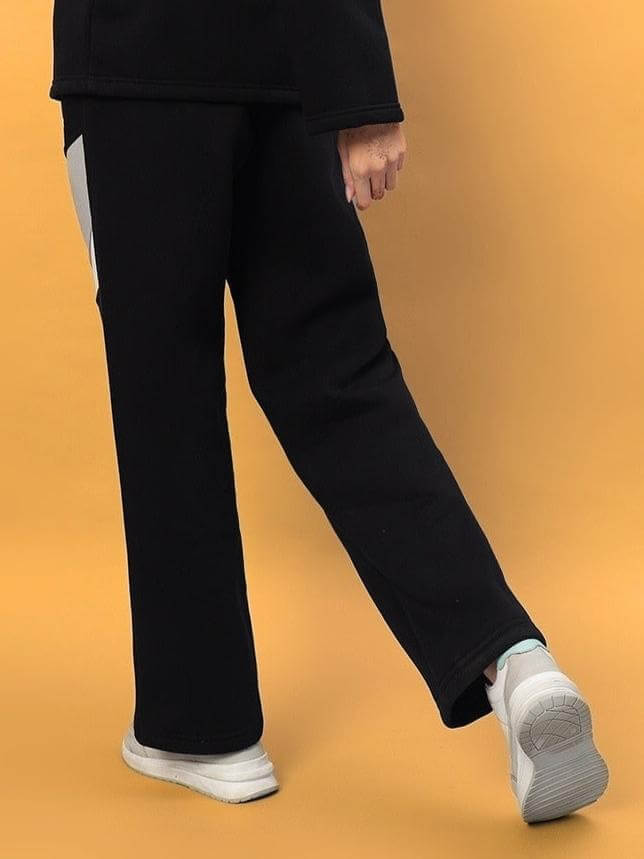 Black WOMEN AVIATOR FLEECE CARGO PANT for women, showcasing sleek design and comfortable fit, ideal for casual outings and everyday wear.