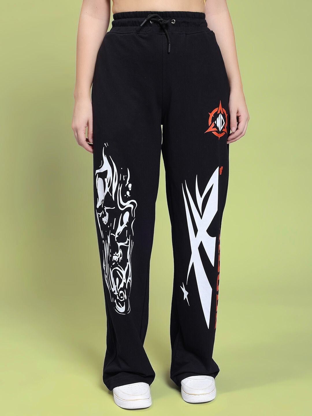 WOMEN'S RIFT RELAXED FIT JOGGER IN BLACK featuring bold graphic design, comfortable fit, and stylish streetwear look.