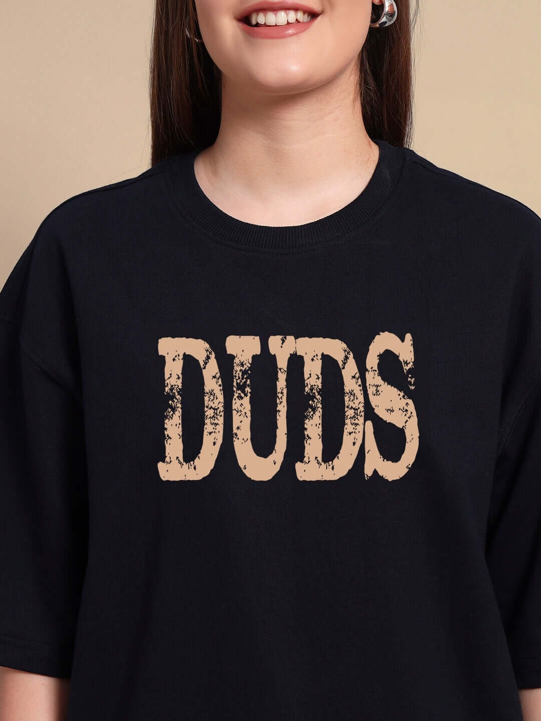 WOMEN'S HORNED FIGURE CREATIVE PRINT OVERSIZED T-SHIRT (BLACK) close up