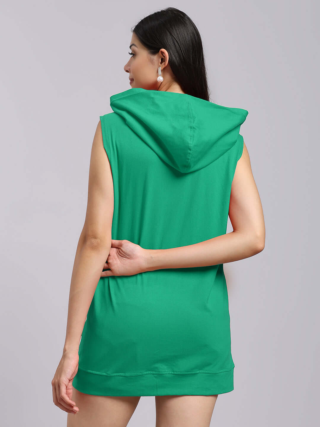 Back view of WOMEN'S LIVE FIT GYM HOODED T-SHIRT GREEN showing hood detail and fit for active women