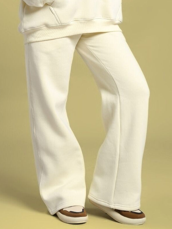 WOMEN'S OCEAN BUDDIES JOGGER OFF-WHITE featuring playful sea life design, perfect for casual outings and lounging in comfort.