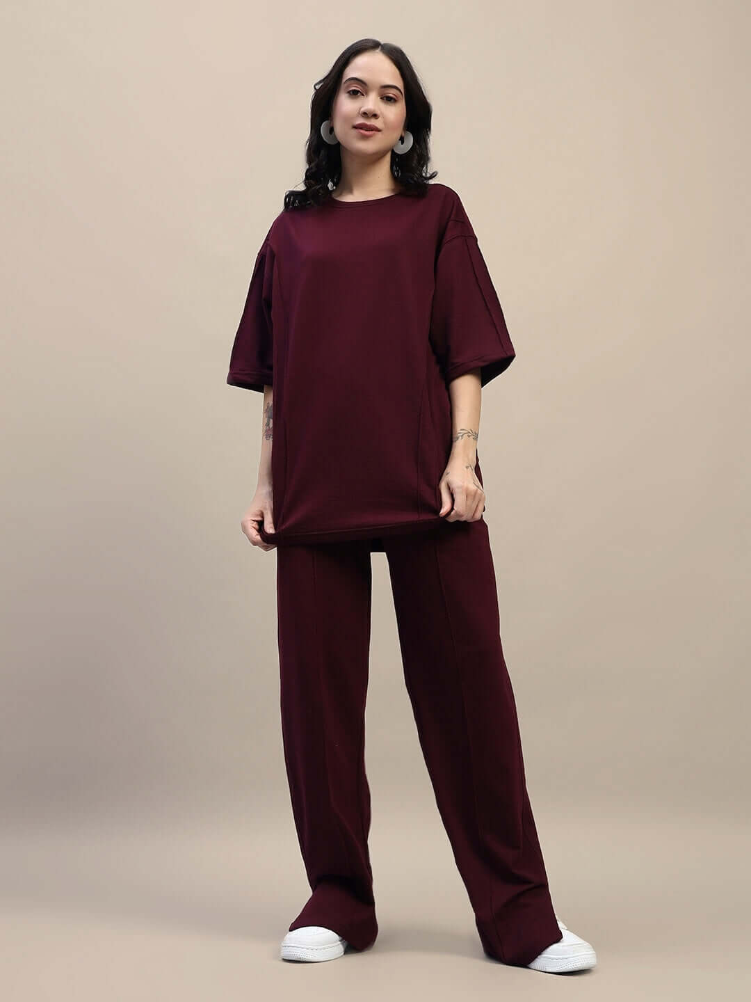 Model wearing WOMEN'S ZION RELAXED FIT CO-ORD SET MAROON in a stylish casual pose.